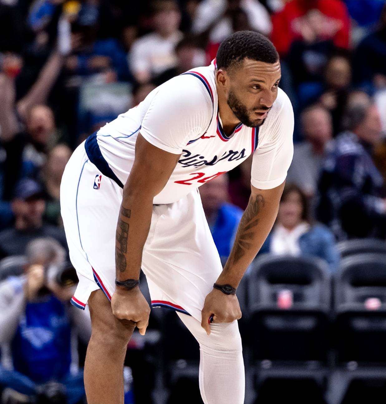 包含快船大胜活塞,结束两连败颓势的词条 包含快船大胜活塞,结束两连败颓势的词条