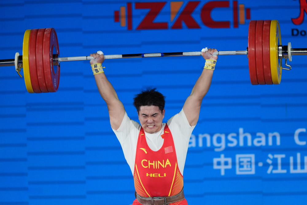 包含举重男子61公斤级中国选手实现两个项目零失误，遥遥领先的词条